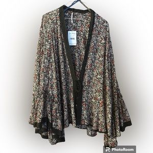 Free People - Size M - Tie Front - Bell Sleeve